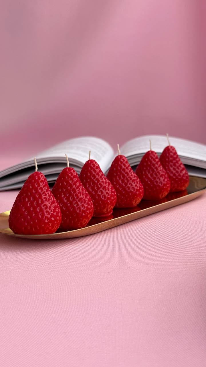 Strawberry Candle